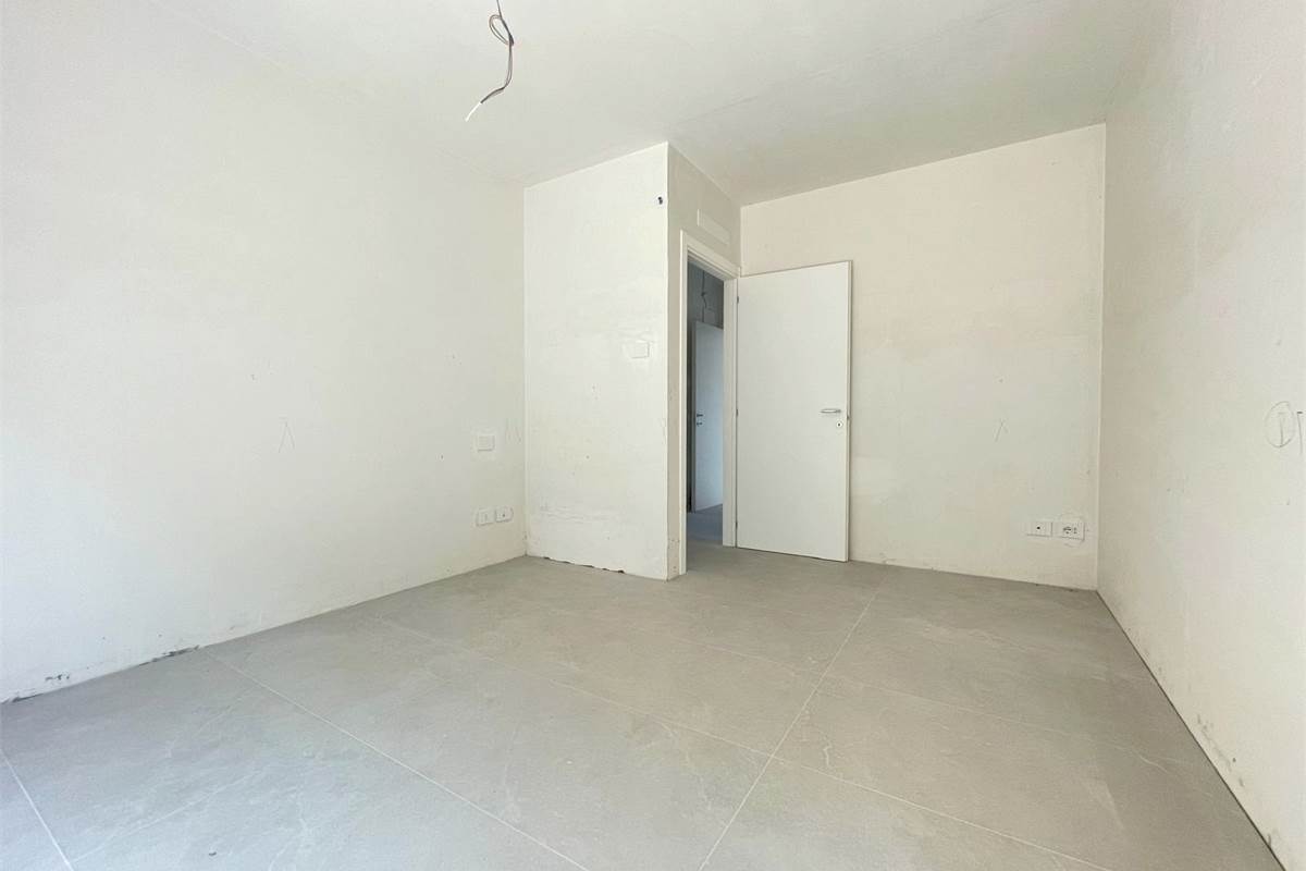 Nuovo trilocale con giardino