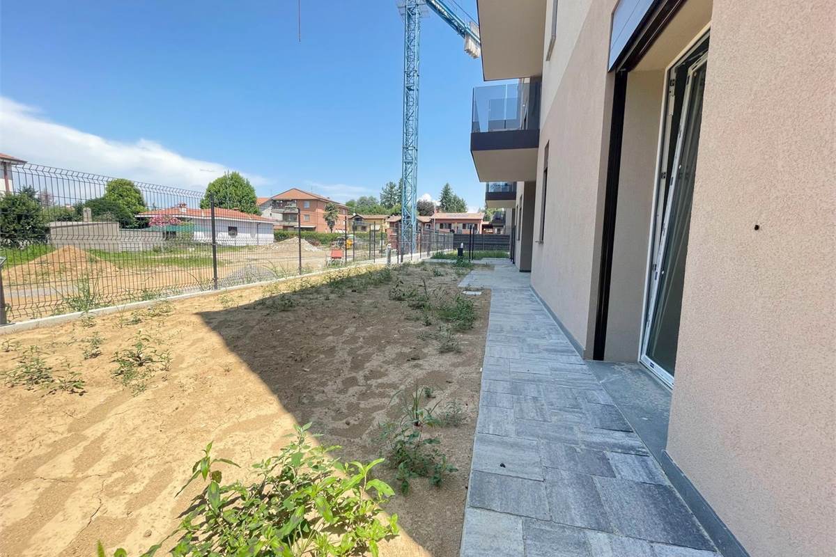 Nuovo trilocale con giardino 