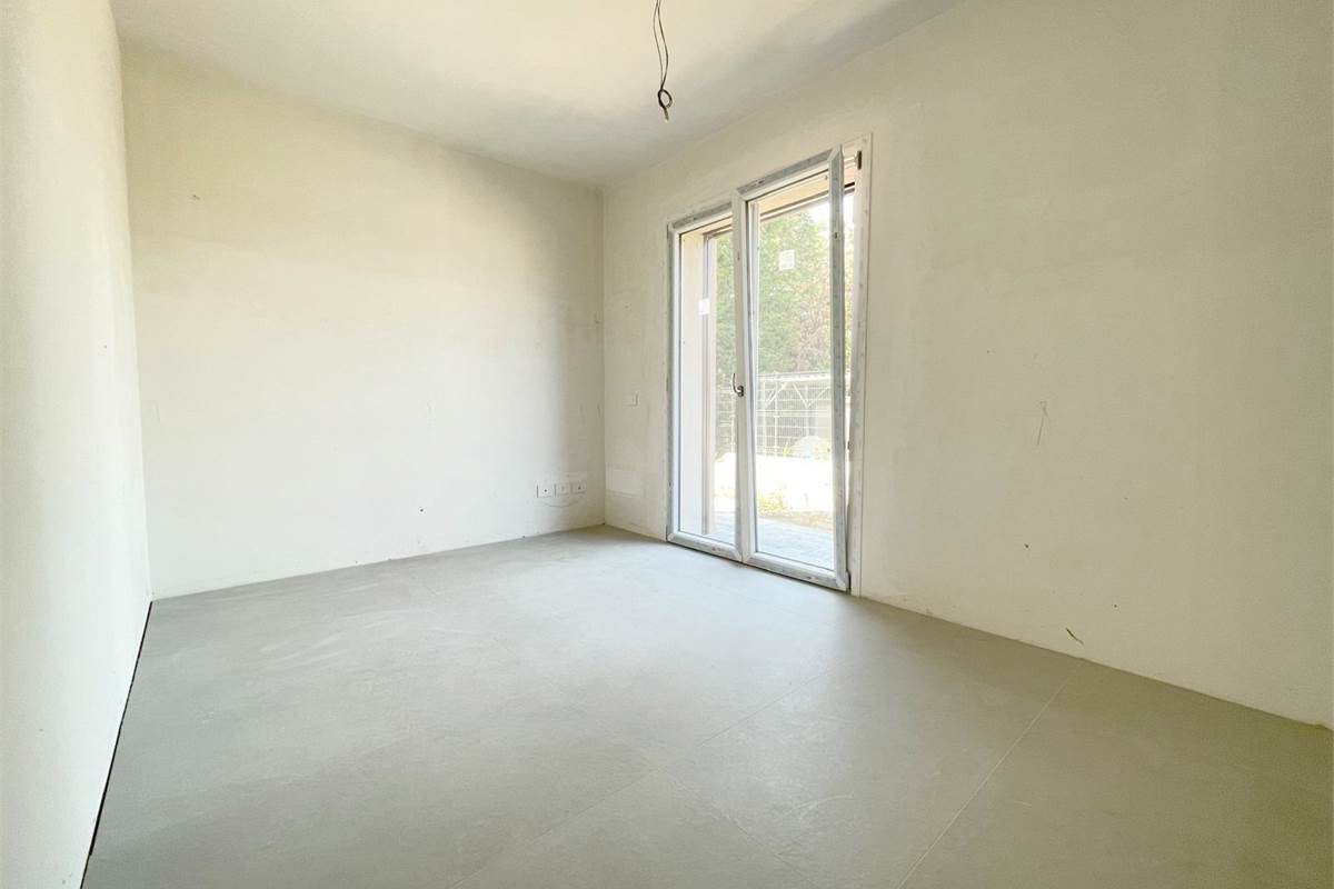 Nuovo trilocale con giardino 