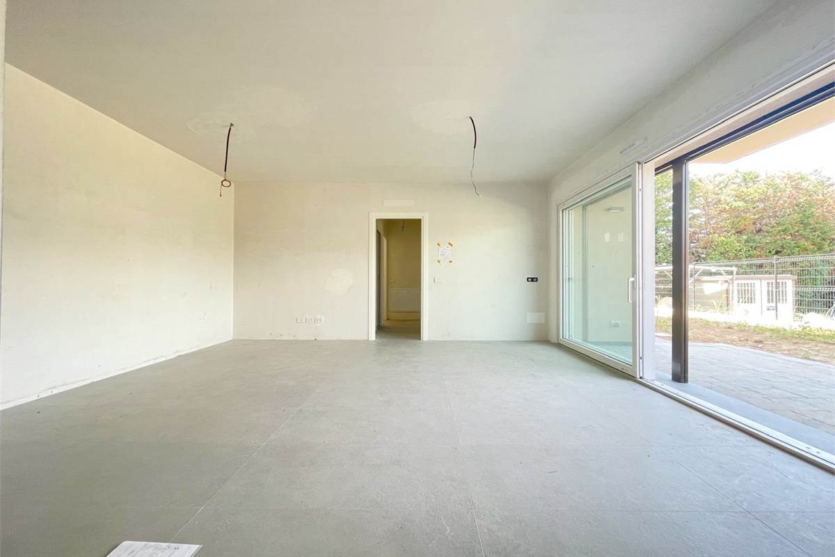 Nuovo trilocale con giardino 