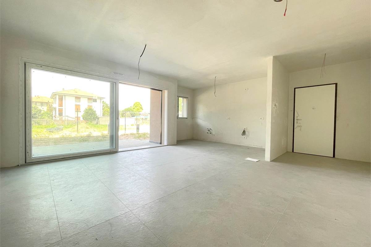 Nuovo trilocale con giardino 