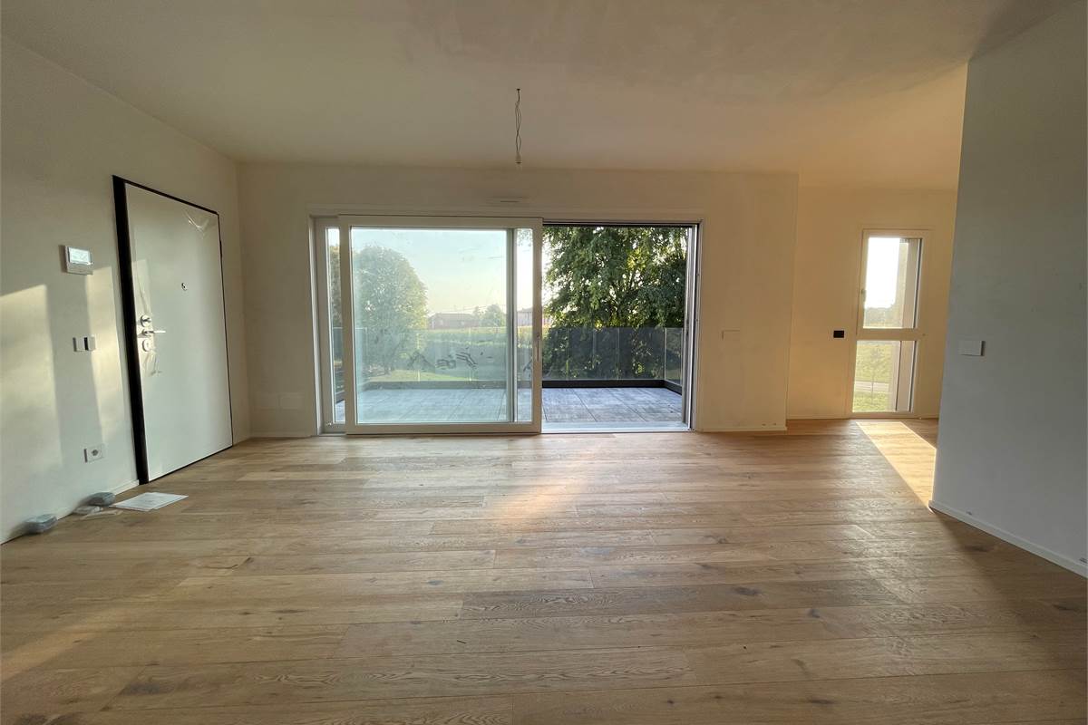 Nuovo trilocale ultimo piano con terrazzo e box