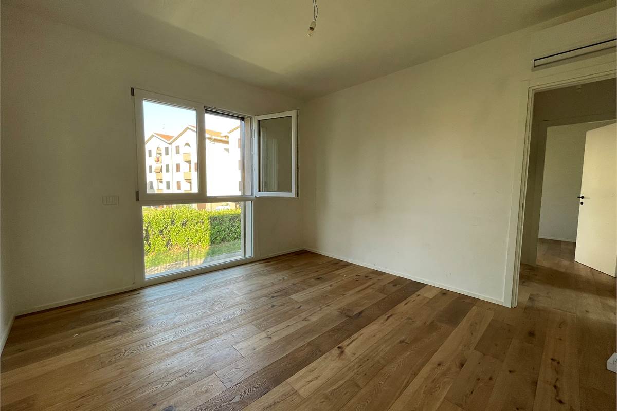 Nuovo trilocale ultimo piano con terrazzo e box