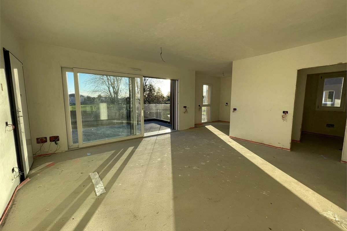 Nuovo trilocale ultimo piano con terrazzo e box