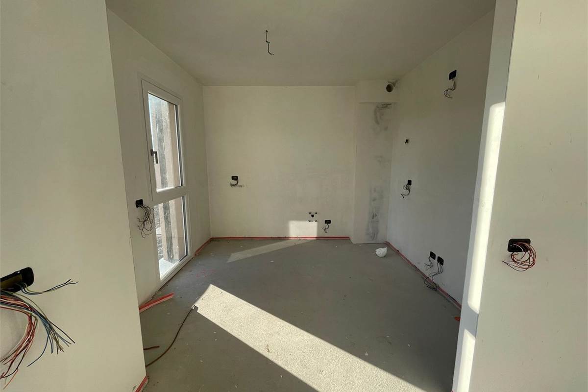 Nuovo trilocale ultimo piano con terrazzo e box