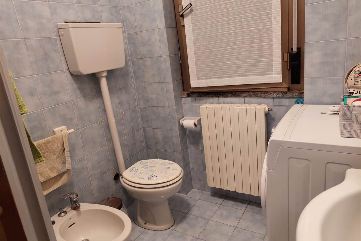 Trilocale semiarredato con box