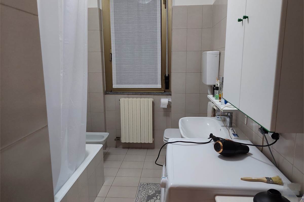 Trilocale semiarredato con box