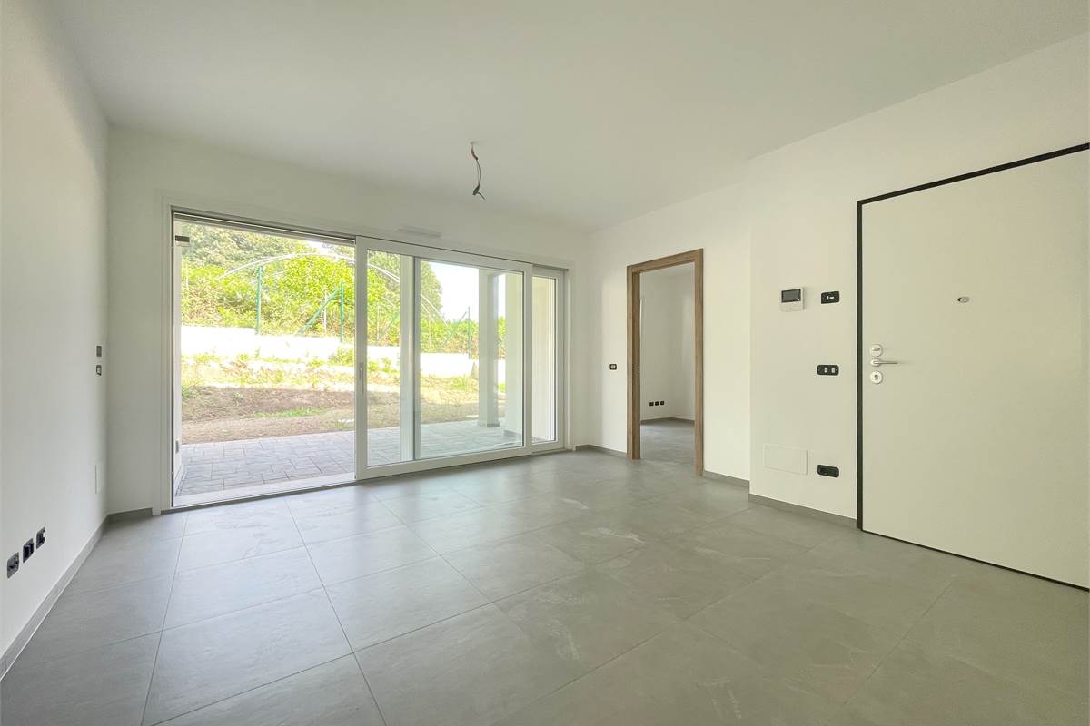 Nuovo trilocale con giardino