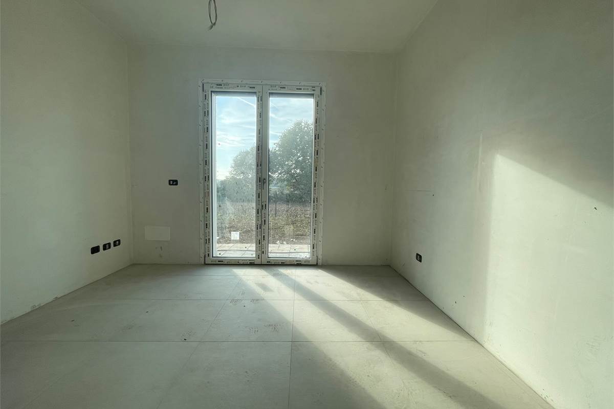 Nuovo trilocale con giardino 