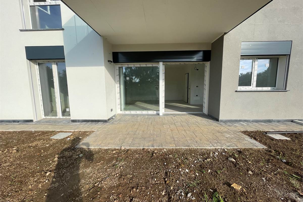 Nuovo trilocale con giardino 