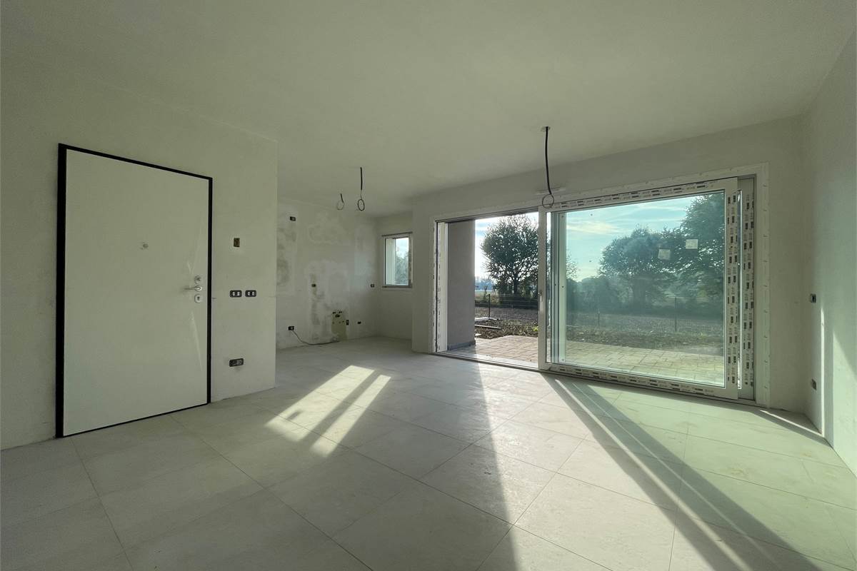 Nuovo trilocale con giardino 