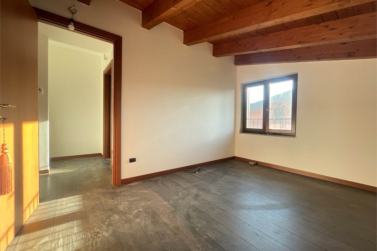 Moderna villetta a schiera di testa