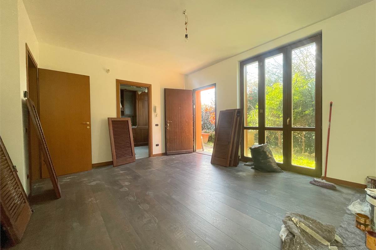 Moderna villetta a schiera di testa