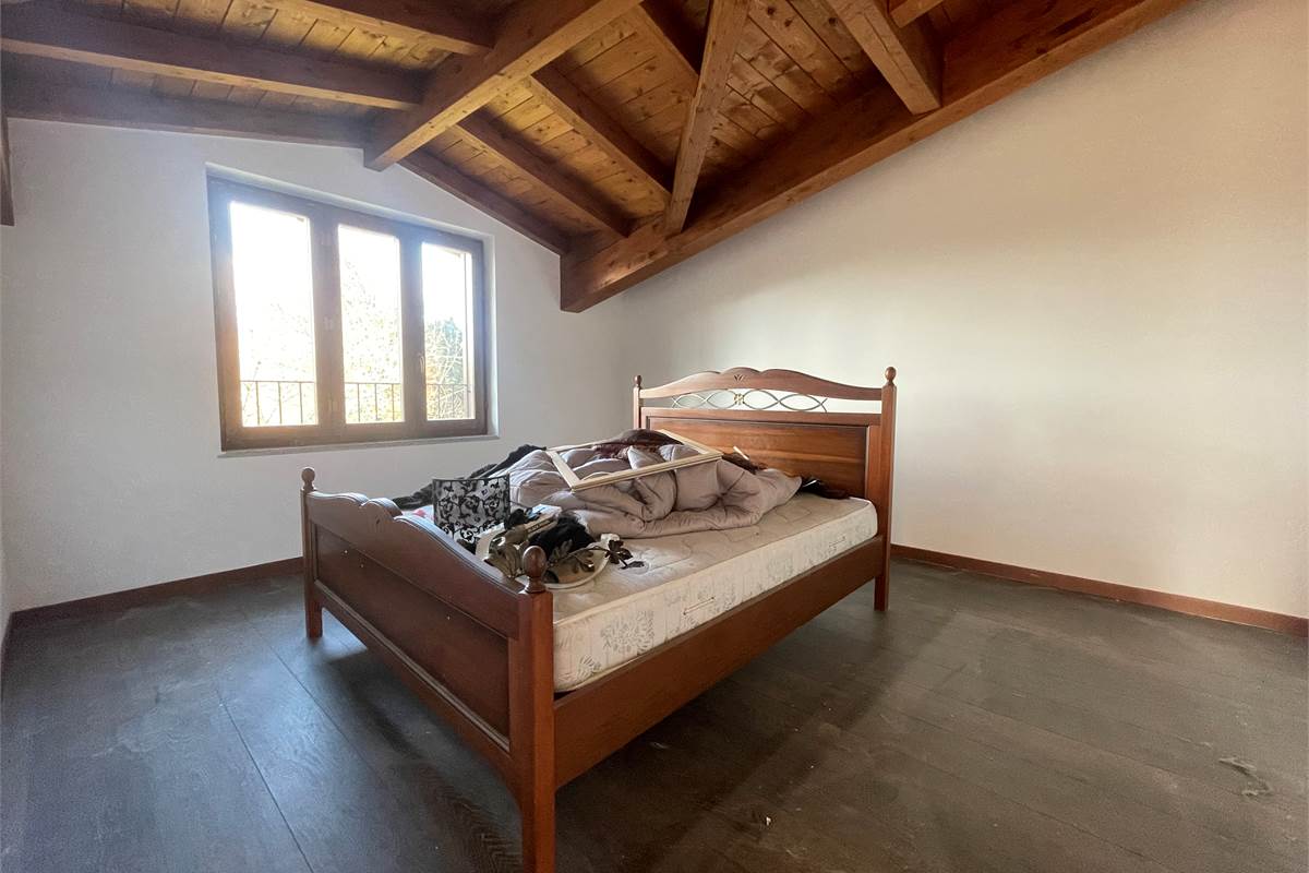 Moderna villetta a schiera di testa