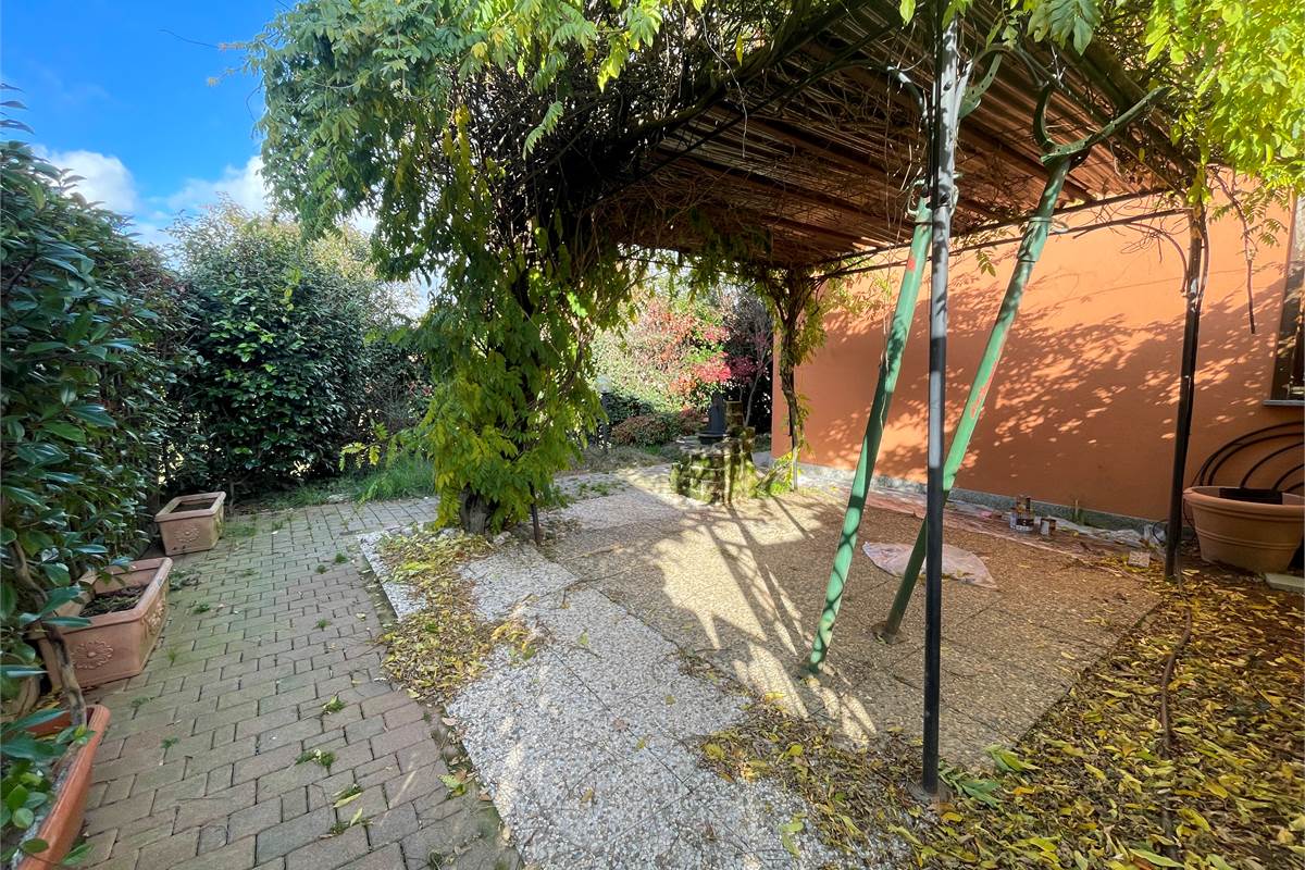 Moderna villetta a schiera di testa