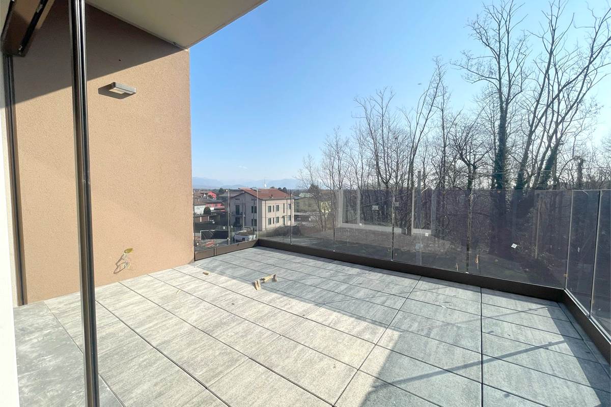 Nuovo trilocale con terrazzo