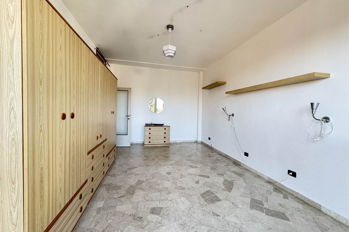 Bilocale con terrazzo e box