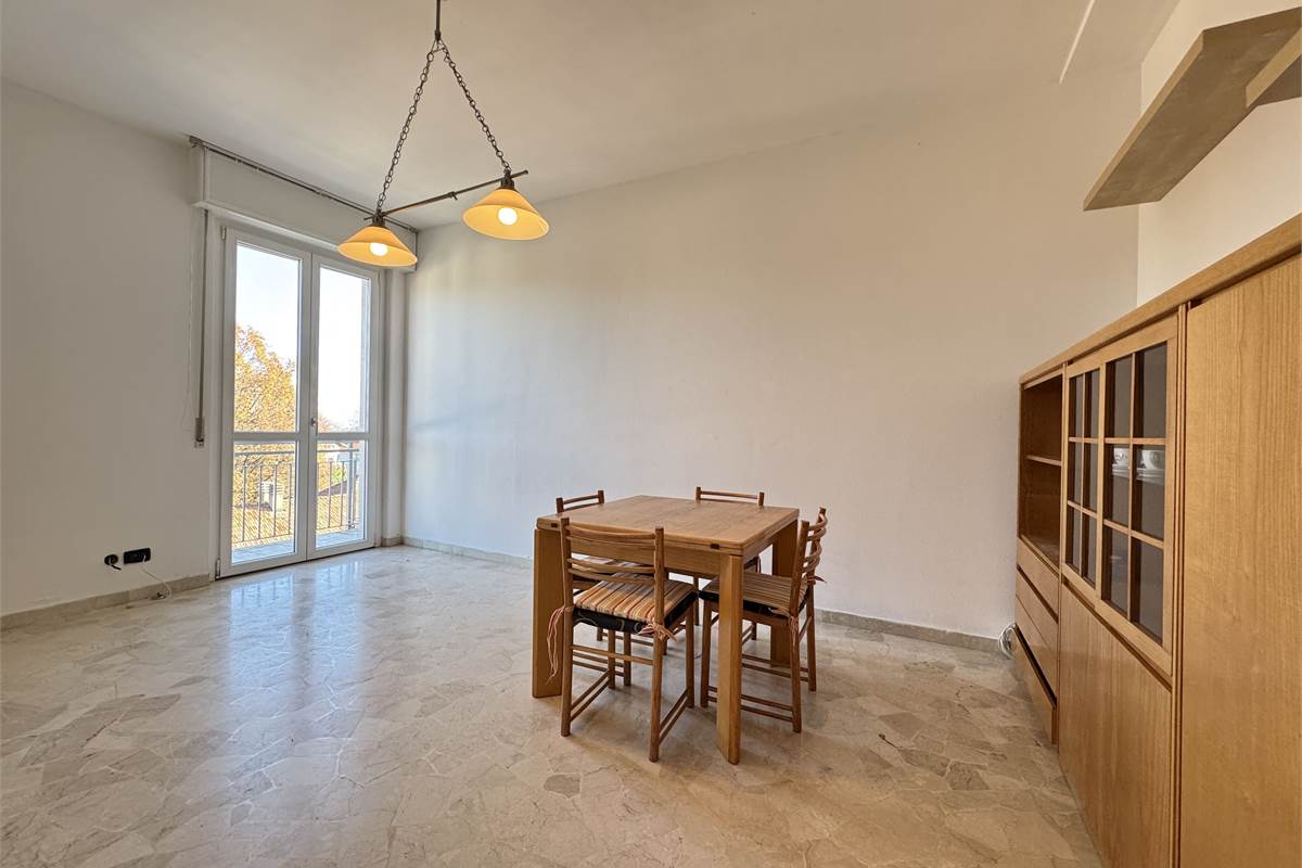 Bilocale con terrazzo e box