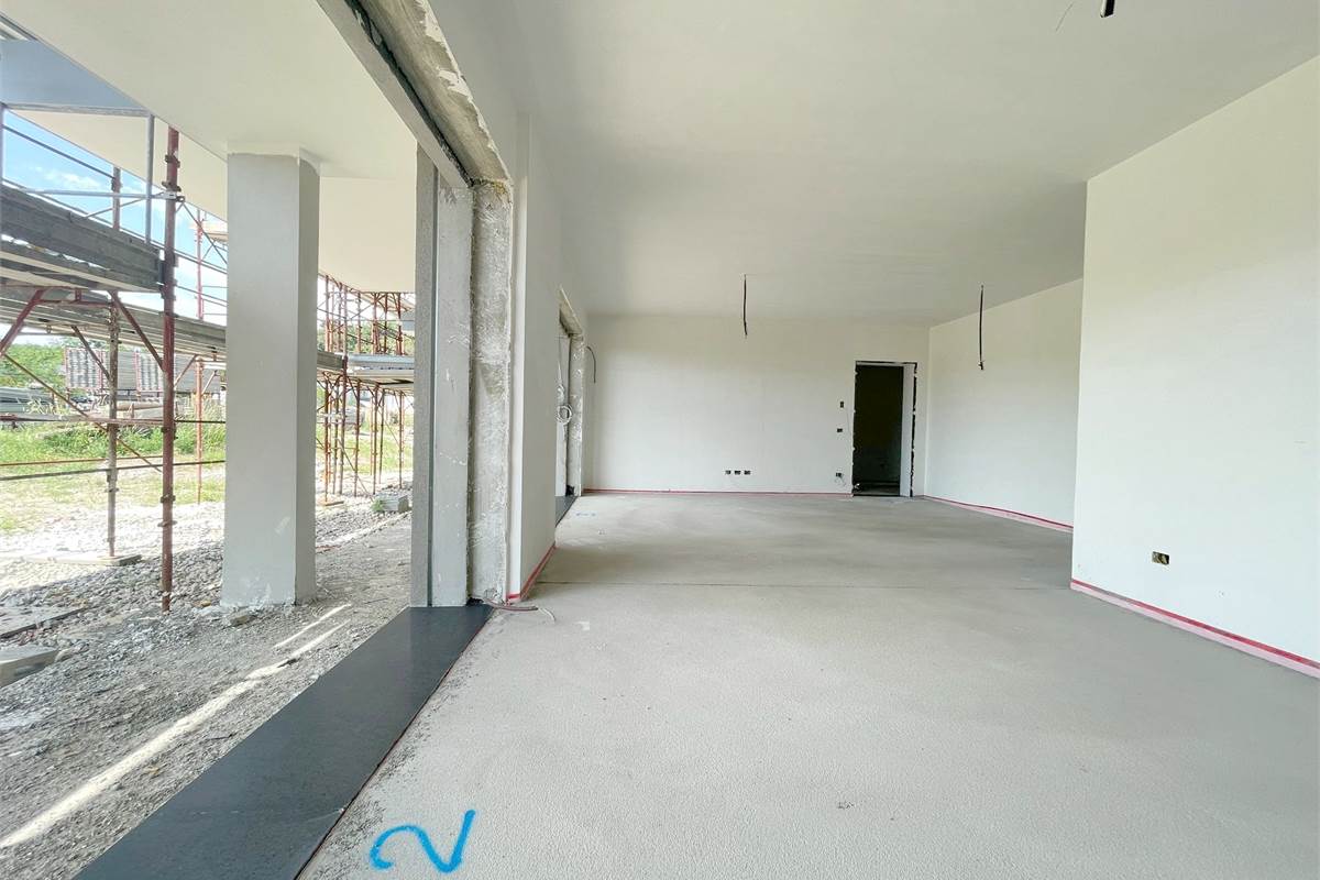 Nuovo quadrilocale con giardino con BOX incluso