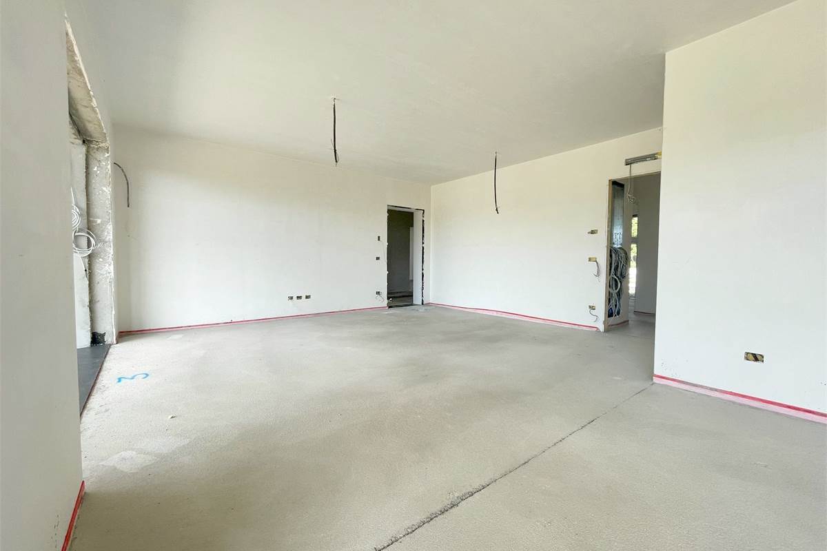 Nuovo quadrilocale con giardino con BOX incluso