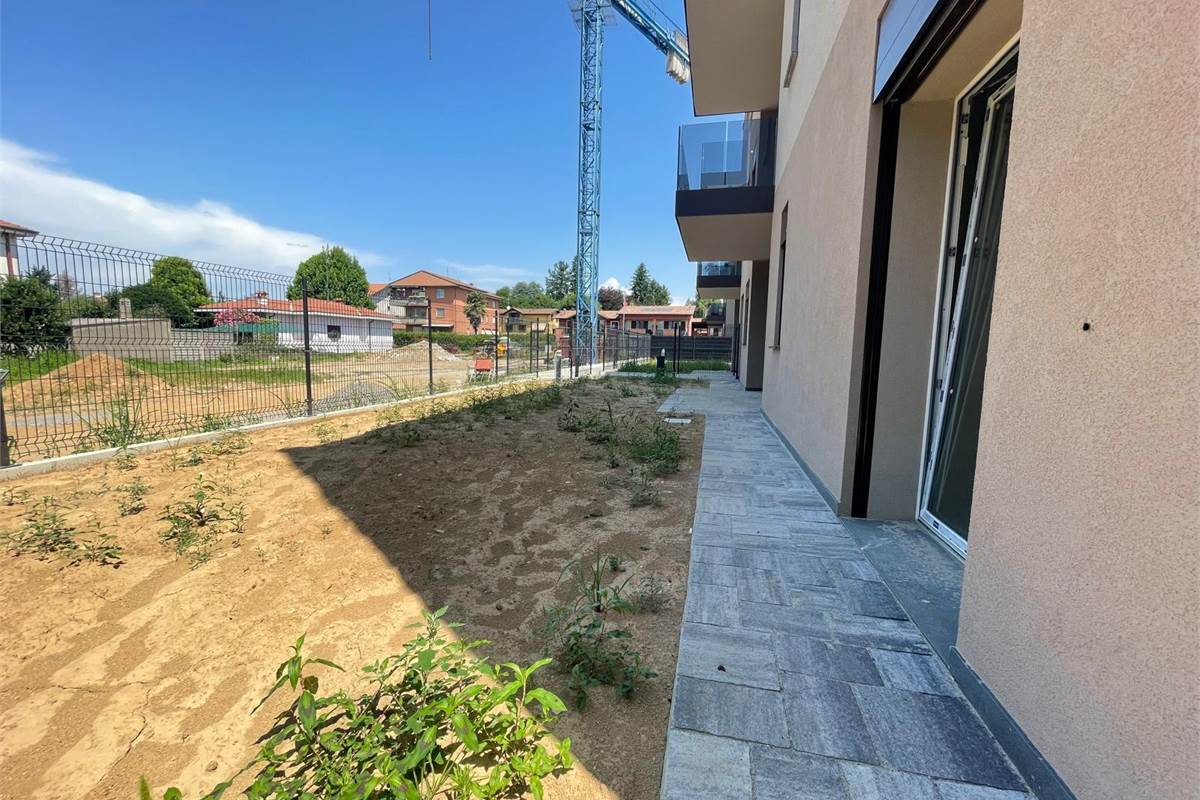 Nuovo trilocale con giardino 