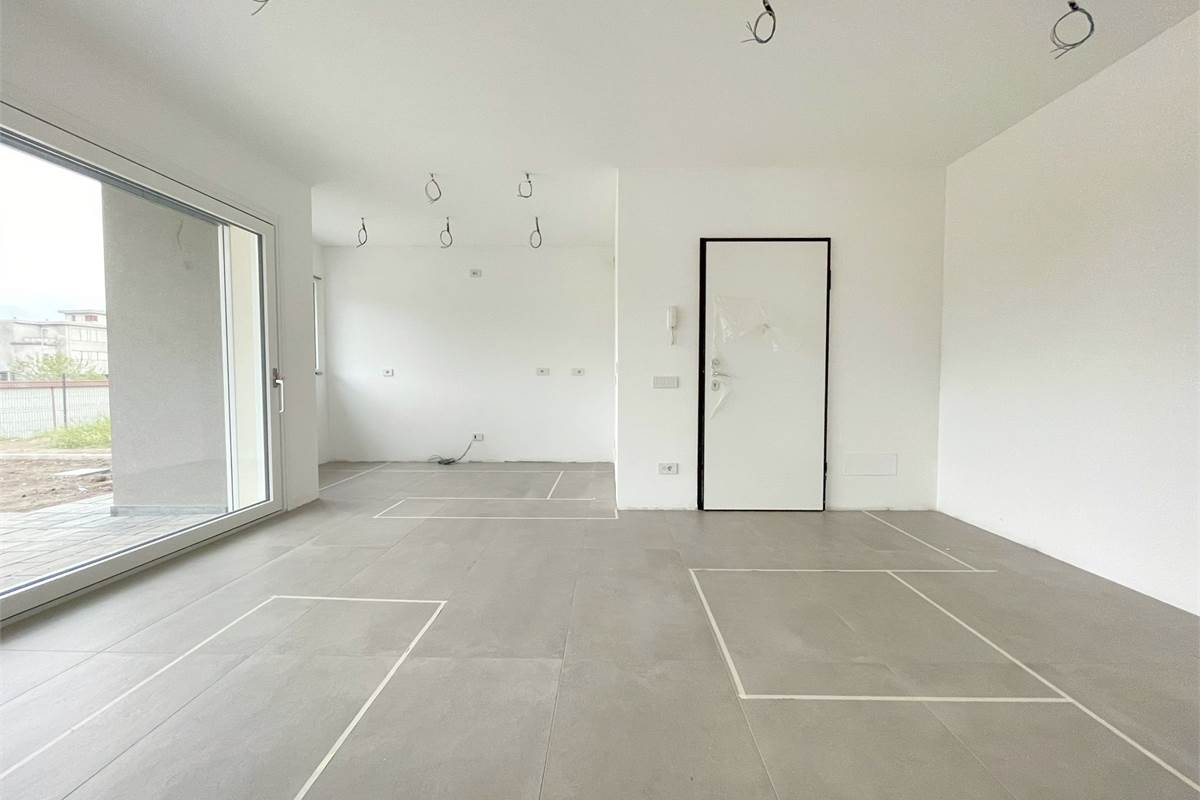 Nuovo trilocale con giardino