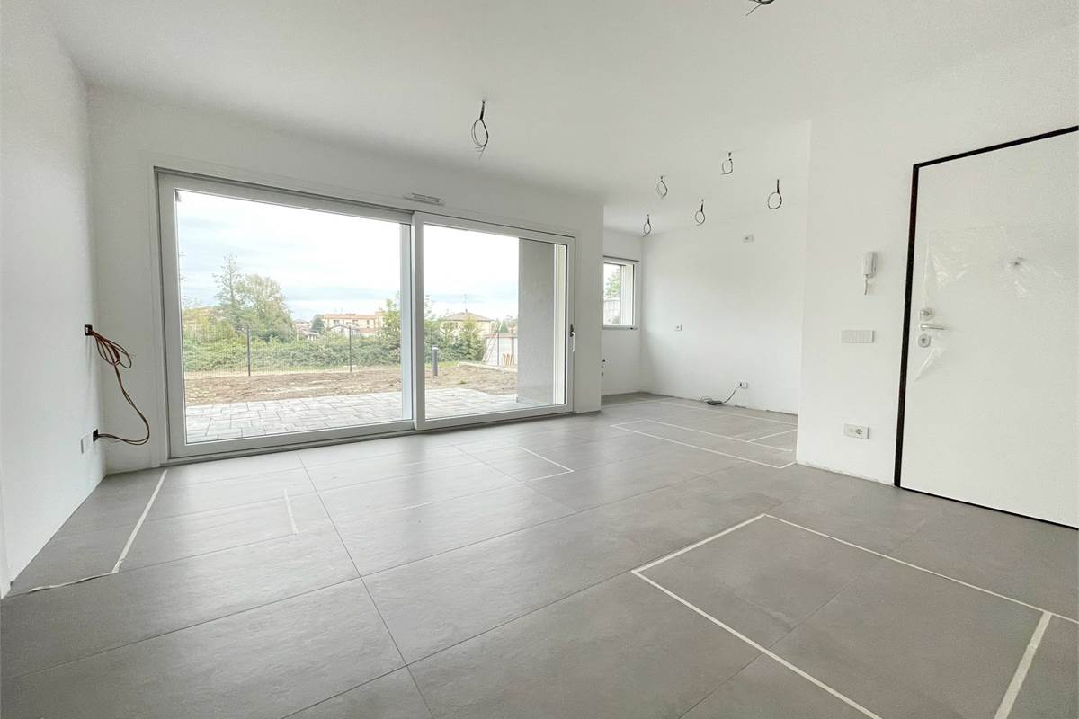 Nuovo trilocale con giardino