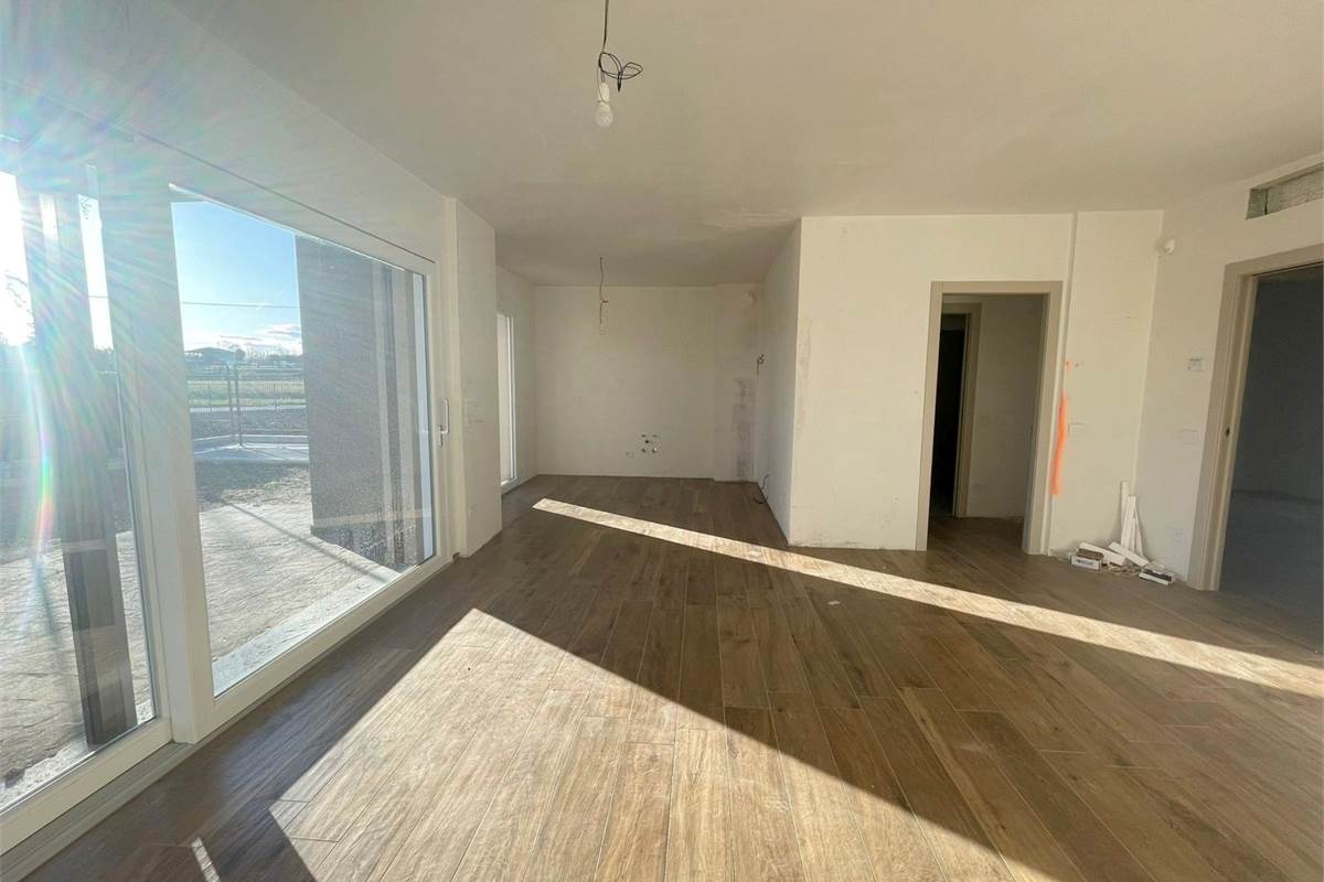 Nuovo trilocale con giardino