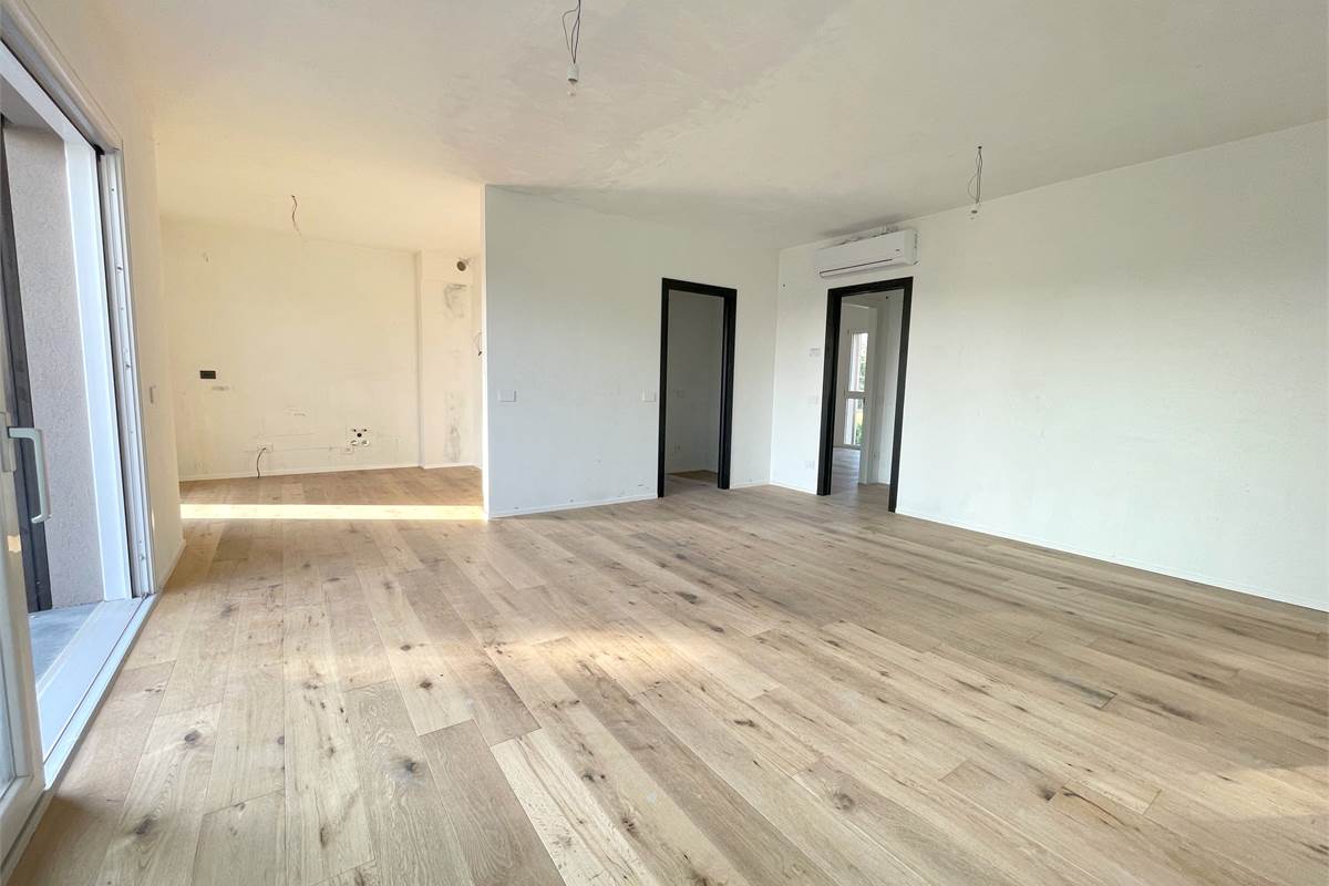 Nuovo trilocale con terrazzo e box