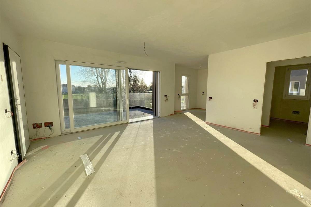 Nuovo trilocale con terrazzo e box