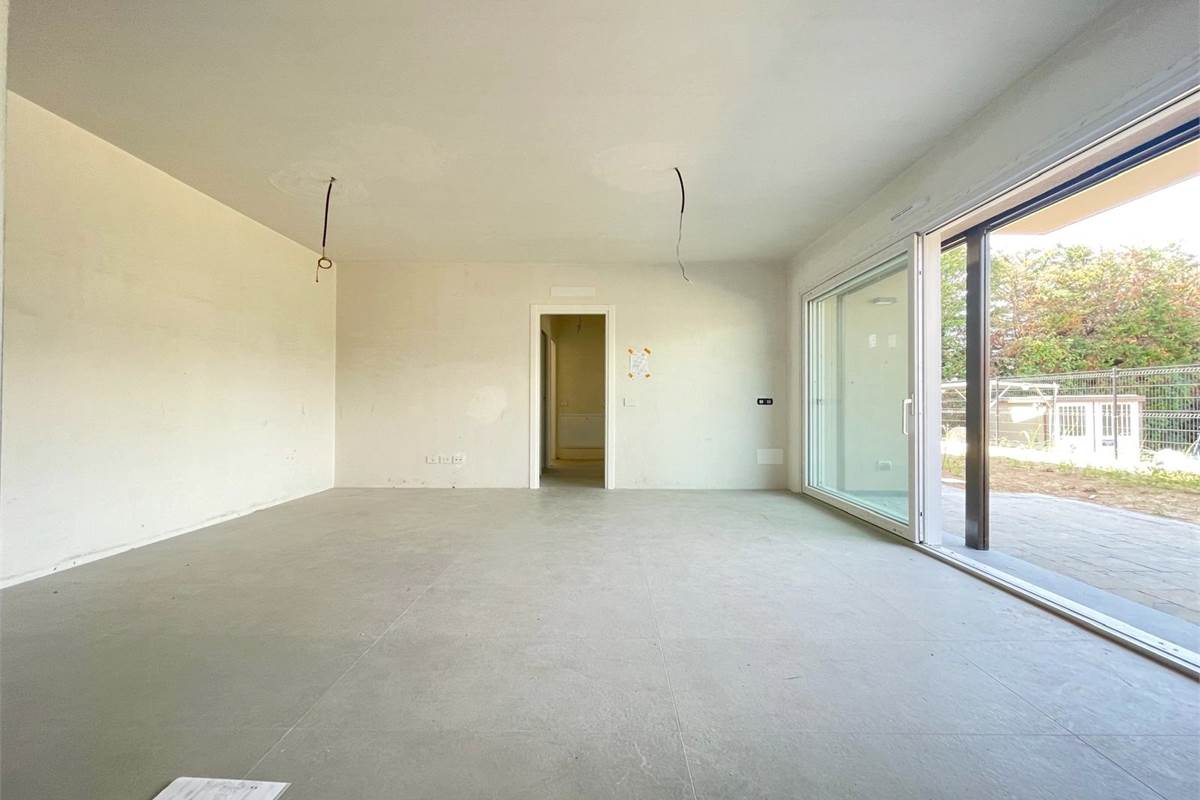 Nuovo trilocale con giardino