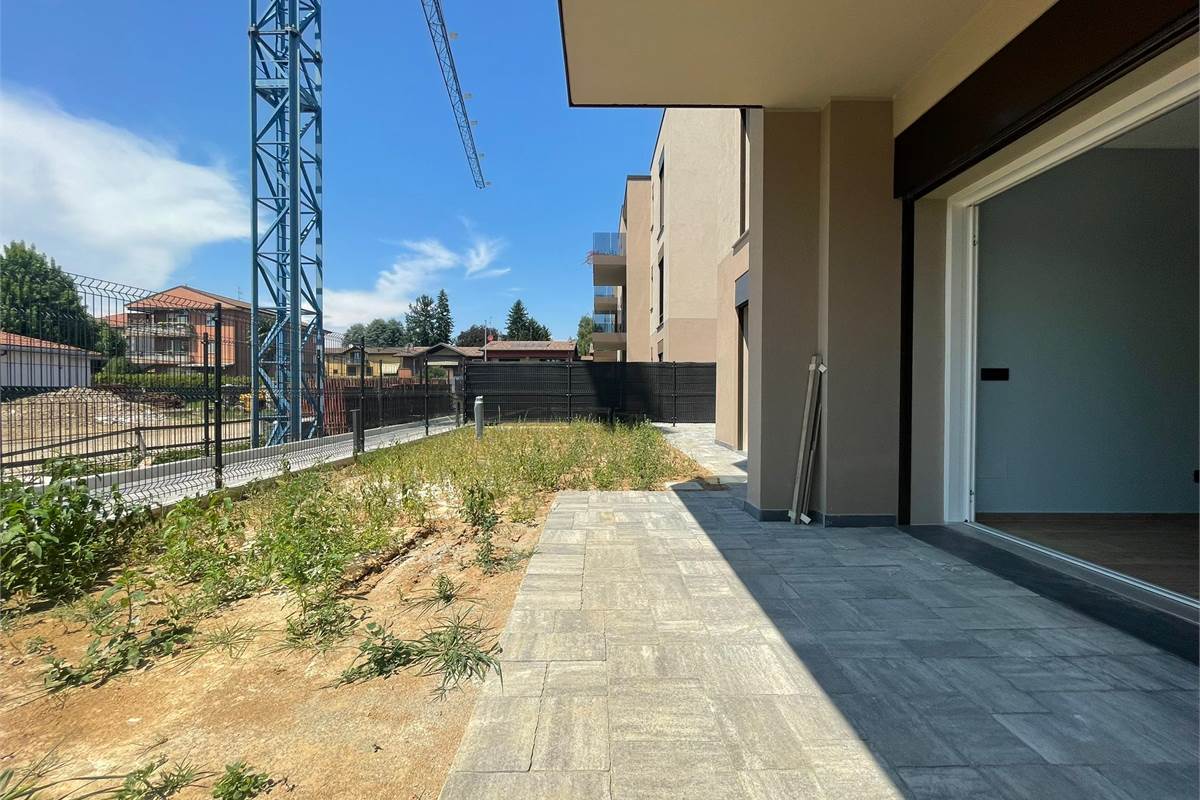 Nuovo bilocale con giardino e box