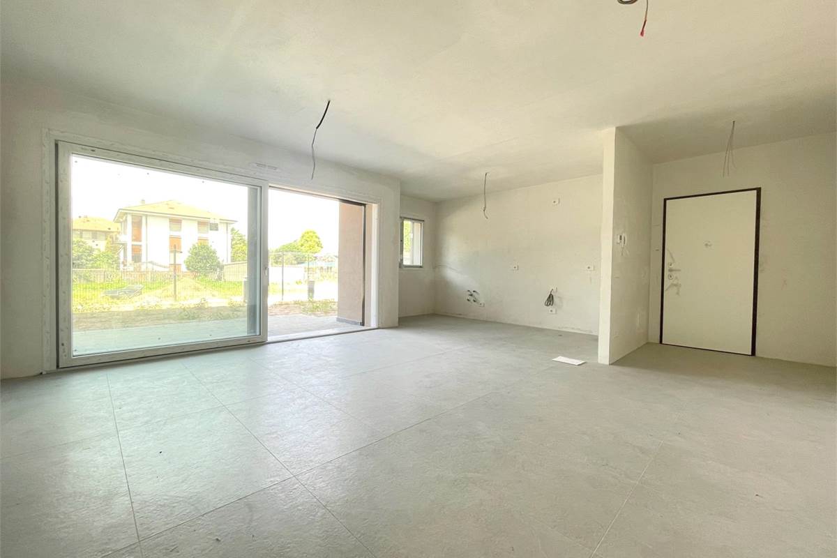 Nuovo trilocale con giardino 