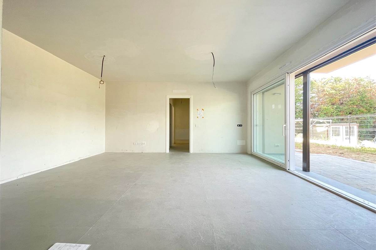 Nuovo trilocale con giardino 