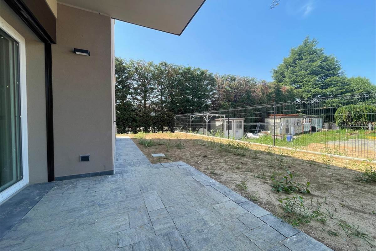 Nuovo trilocale con giardino 