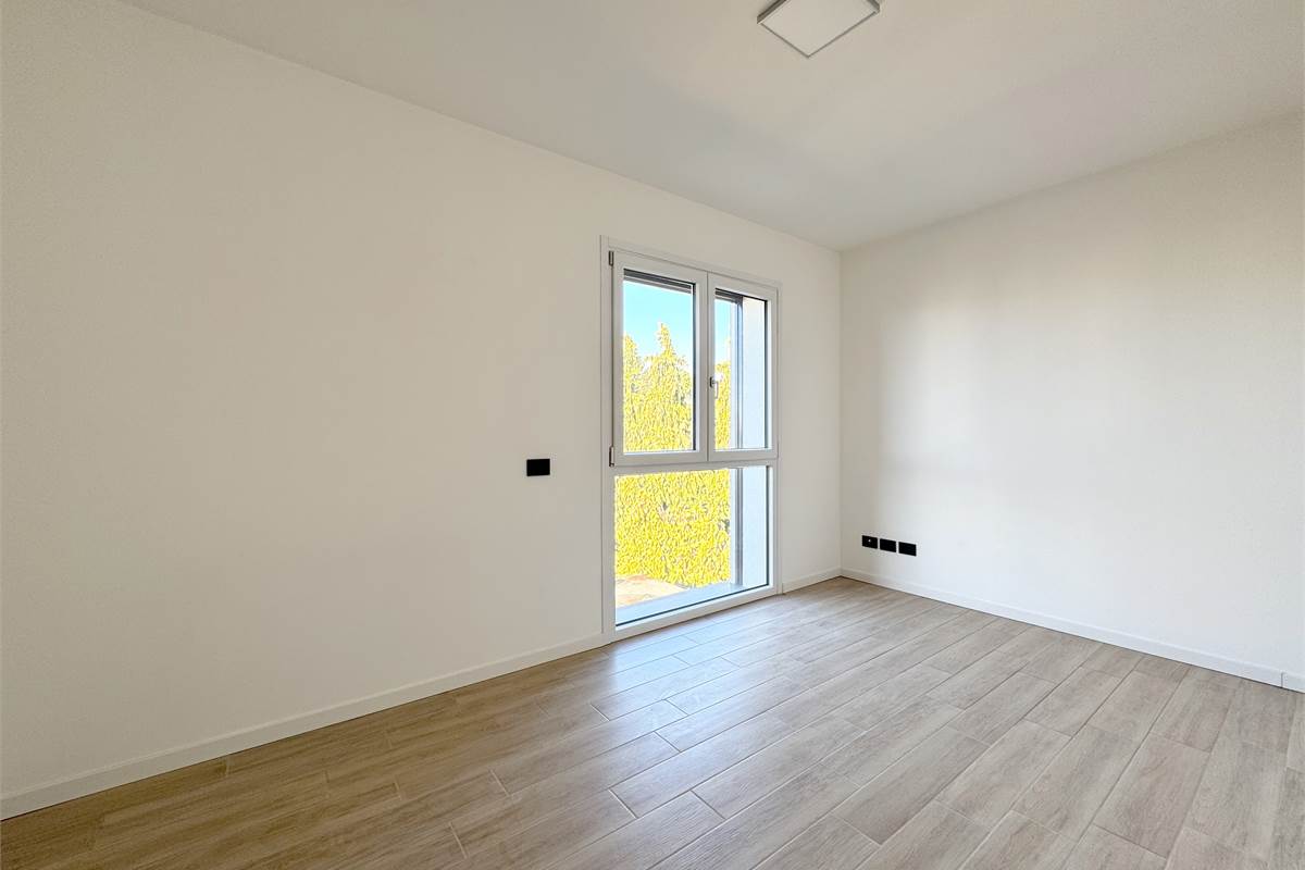 Trilocale con terrazzo e box