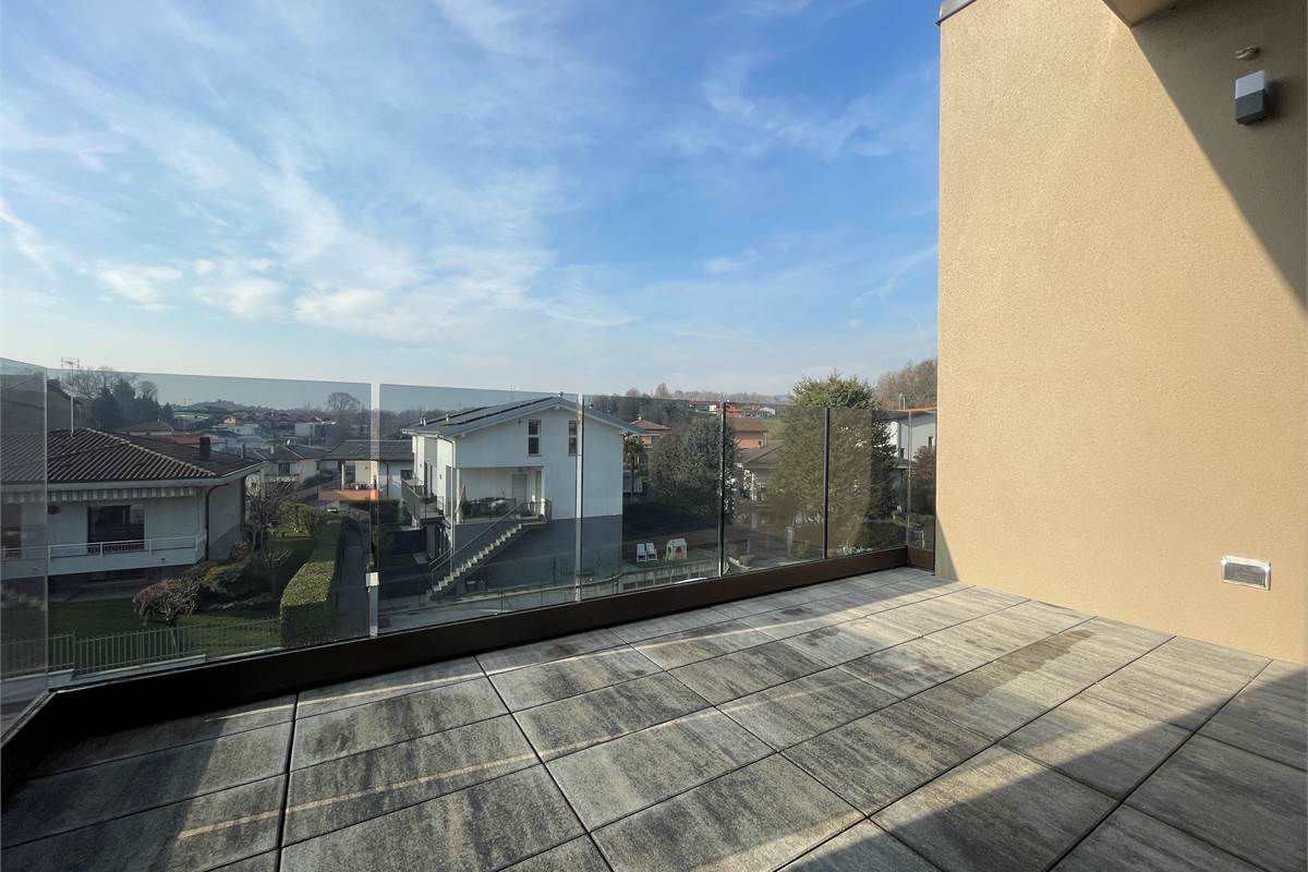 Nuovo quadrilocale con terrazzo