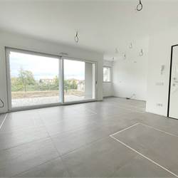 Nuovo trilocale con giardino