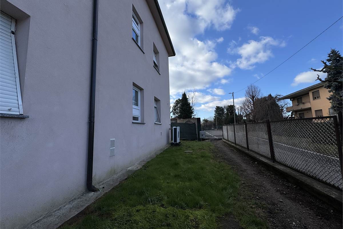 Villa indipendente con giardino