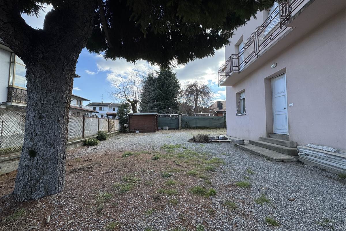 Villa indipendente con giardino