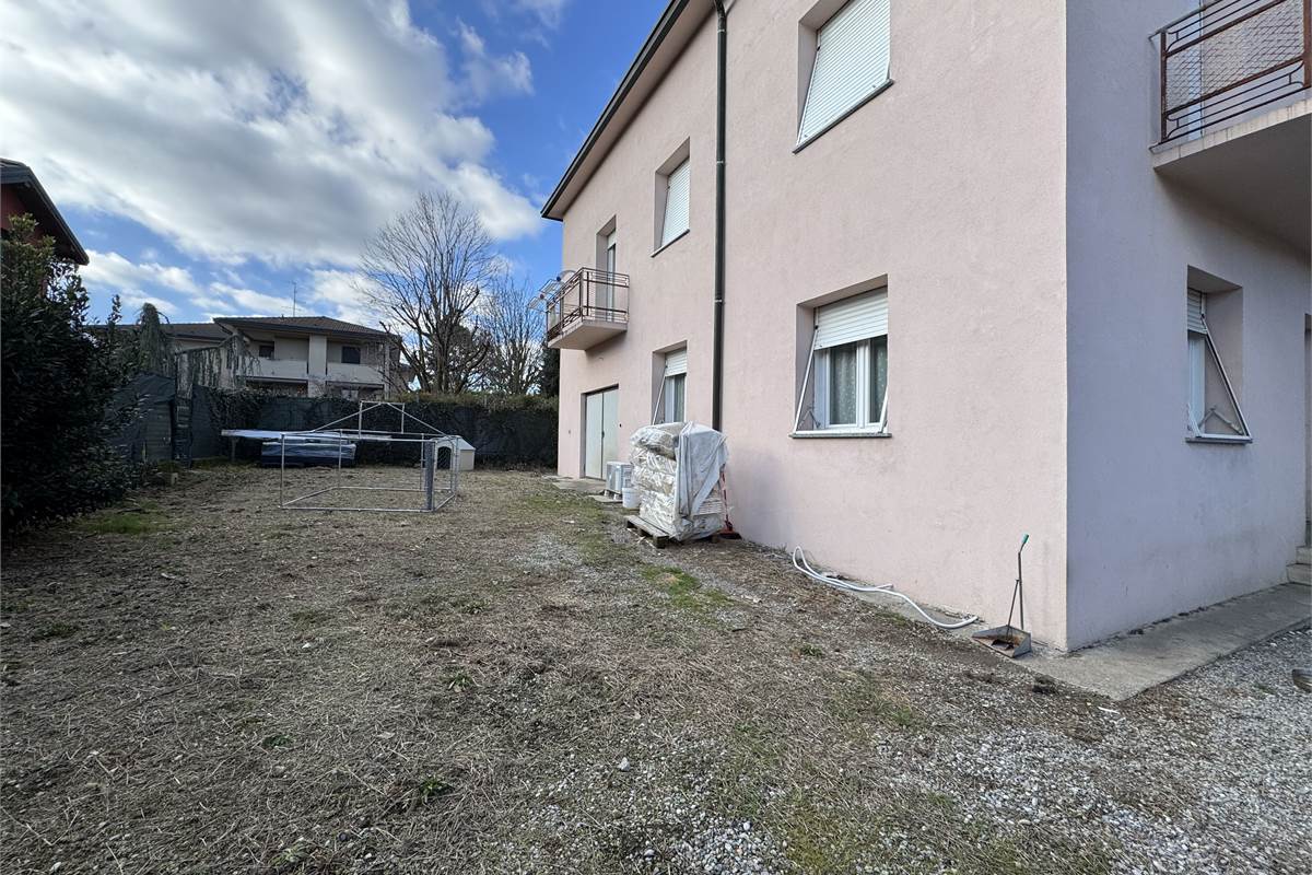 Villa indipendente con giardino