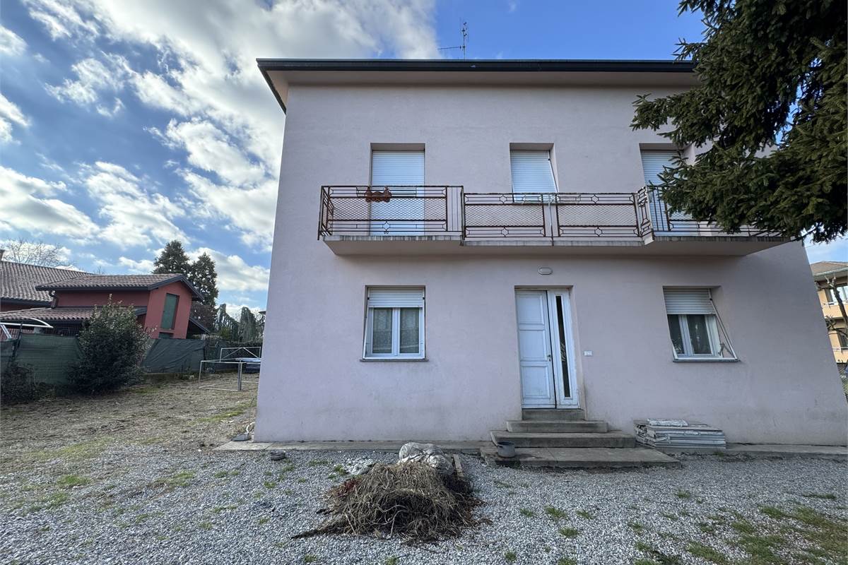 Villa indipendente con giardino