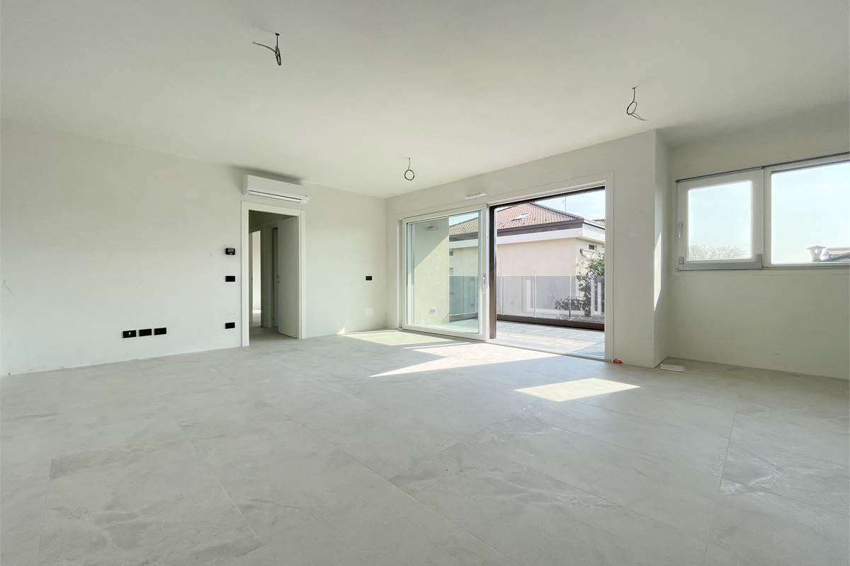Nuovo trilocale con terrazzo