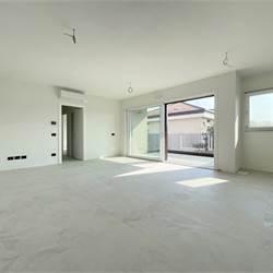 Nuovo trilocale con terrazzo