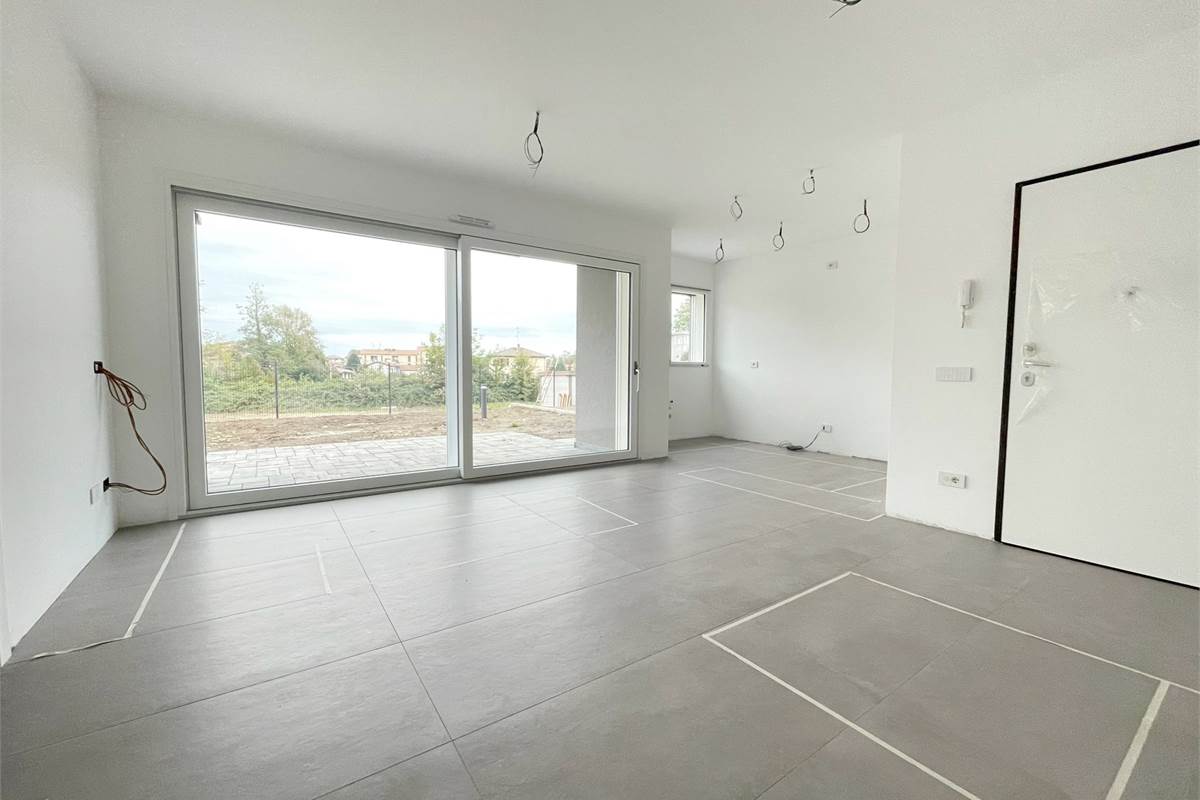 Nuovo trilocale con giardino