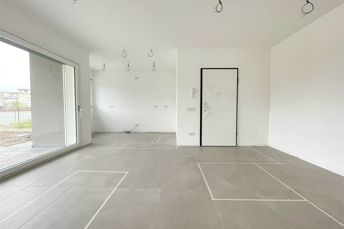 Nuovo trilocale con giardino