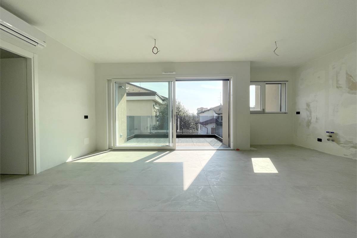 Nuovo trilocale con terrazzo