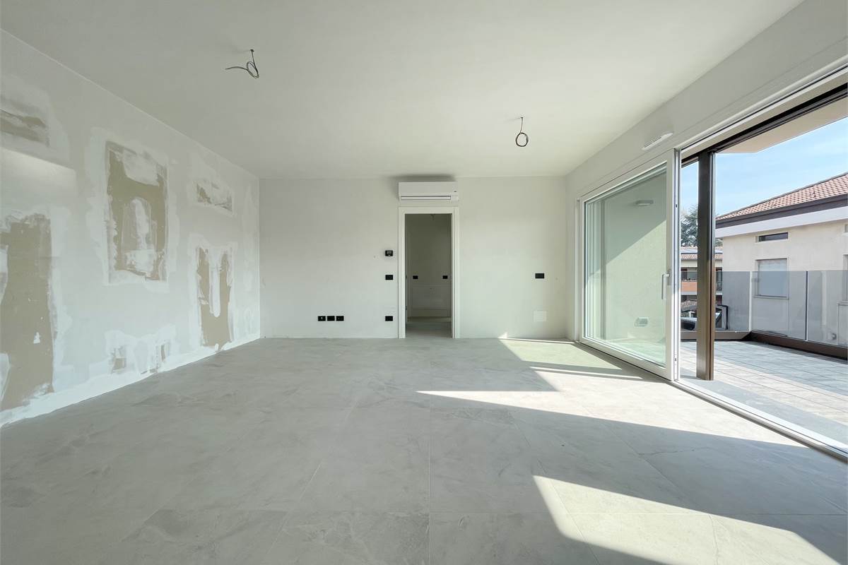 Nuovo trilocale con terrazzo