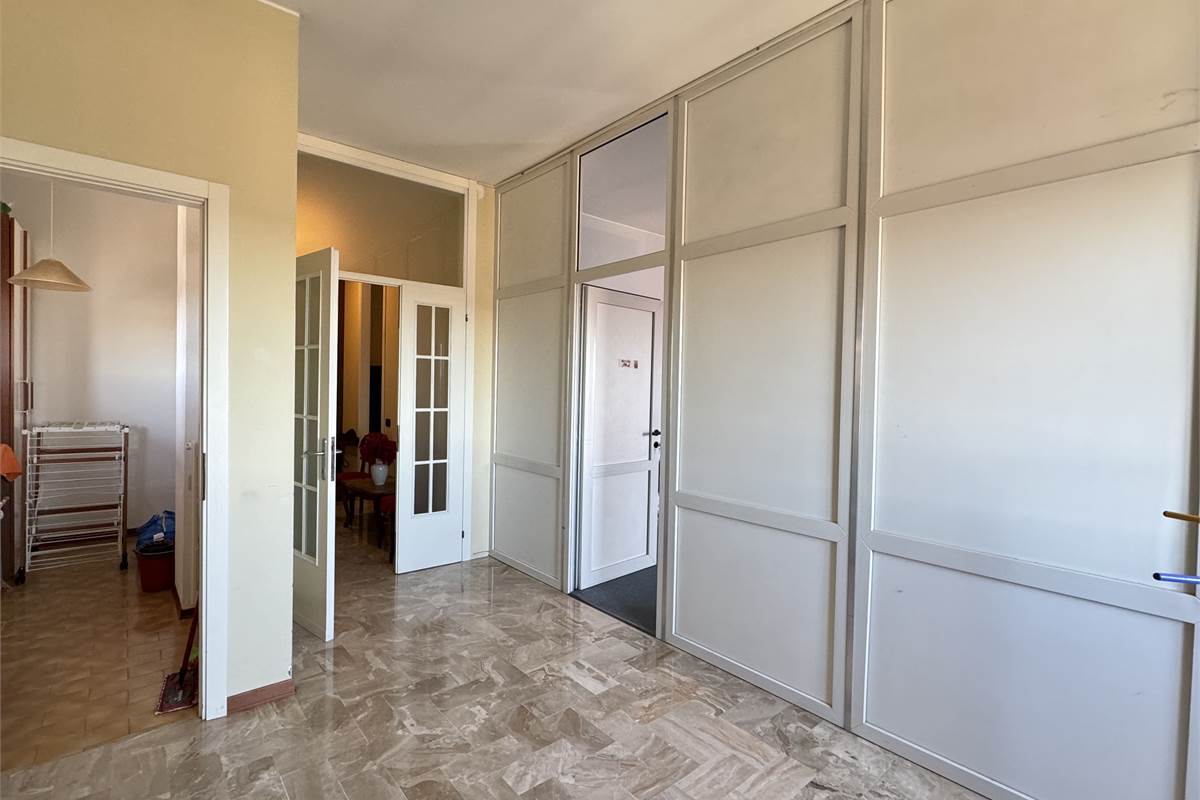 Appartamento signorile con balcone panoramico sul Monte Rosa