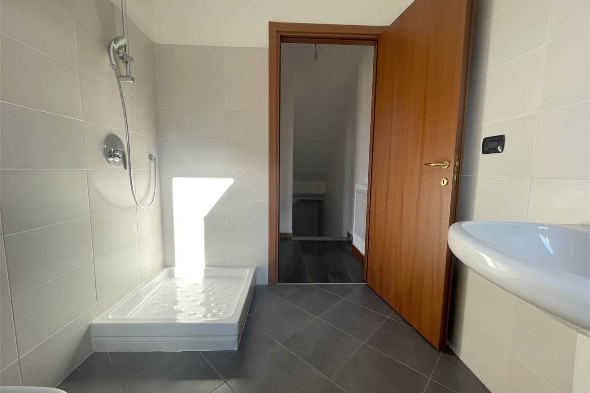 Moderna villetta a schiera di testa